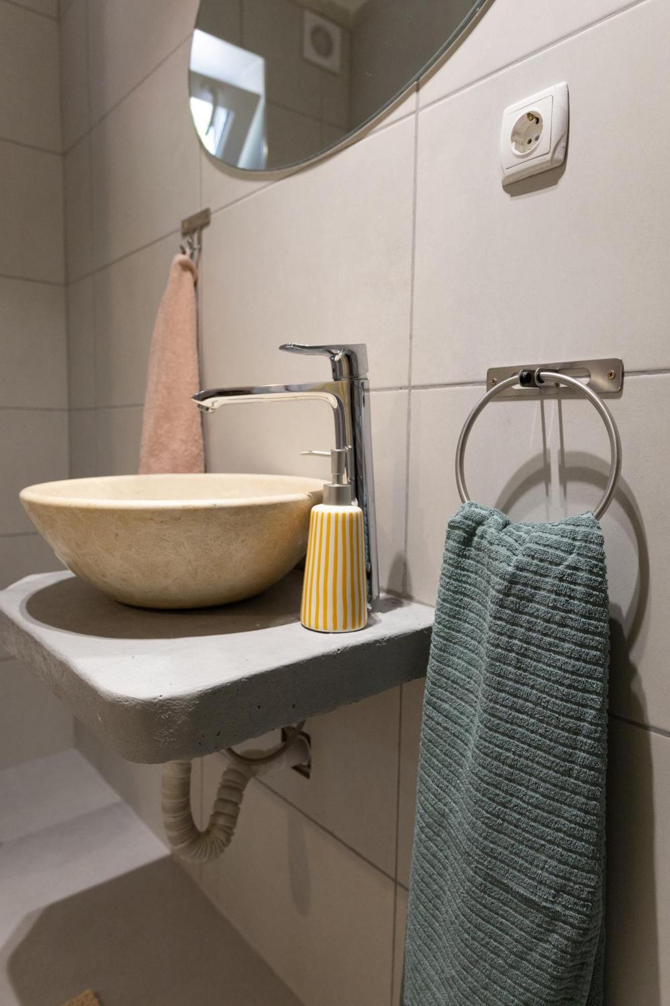 كاهول Nomad Sud Studios In Town Center المظهر الخارجي الصورة
